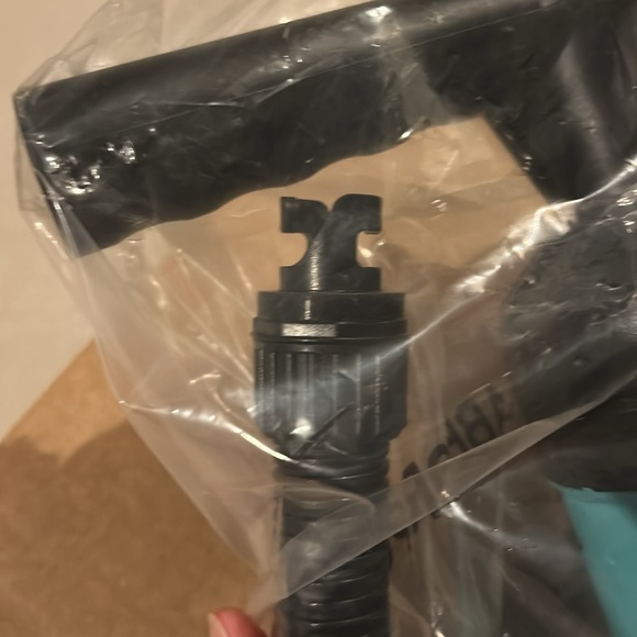 Brand New Aqua and Black Hand Pump for paddle board - Picture 5 of 6